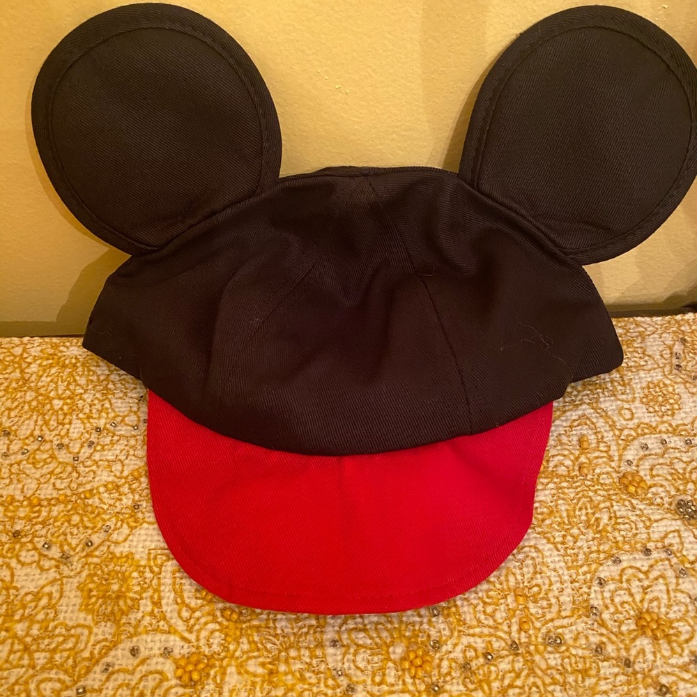 Toddler Mickey Mouse Hat!
